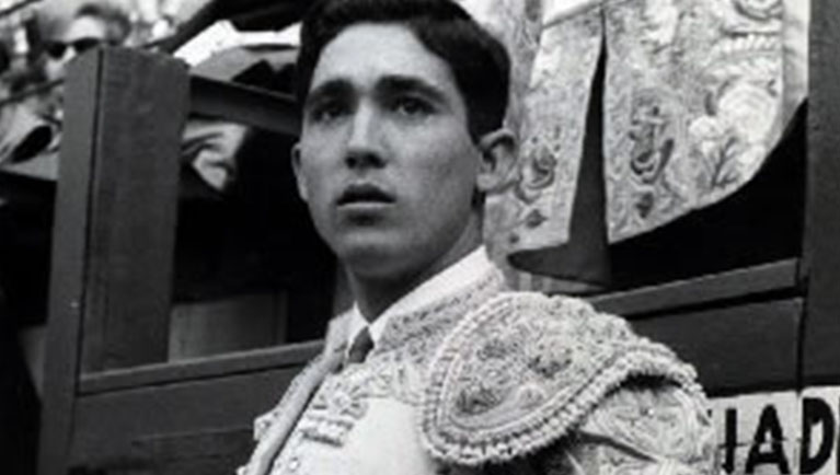 El maestro Paco Camino también tendrá su monumento en Camas