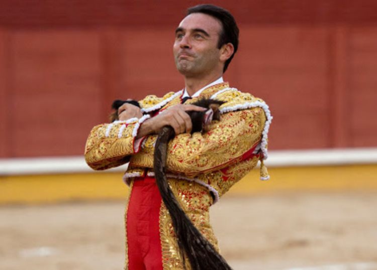 La «tragedia» se ha consumado, vuelve Enrique Ponce / por Pla Ventura
