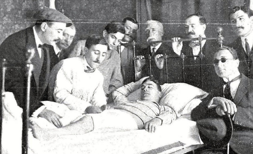 1912:El Papa Negro atendido por el doctor Guarnerio en el Hotel Ultramar