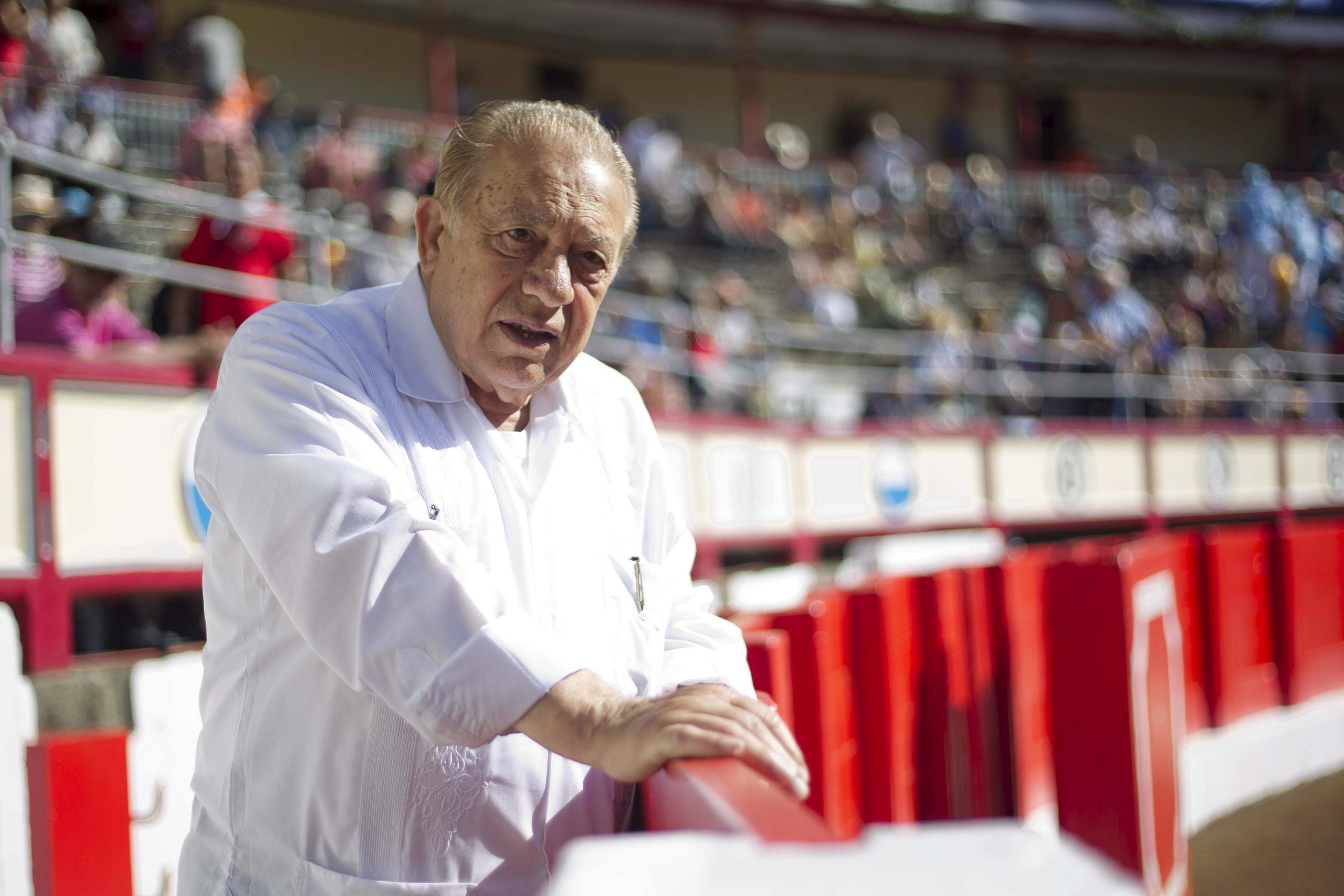 La guayabera de Gonzalito, por Antonio Burgos @AbeInfanzon