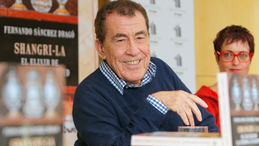 Fernando Sánchez Dragó @F_Sanchez_Drago ultima un libro taurino para primavera que se llamará «Paseo por el honor y la muerte».