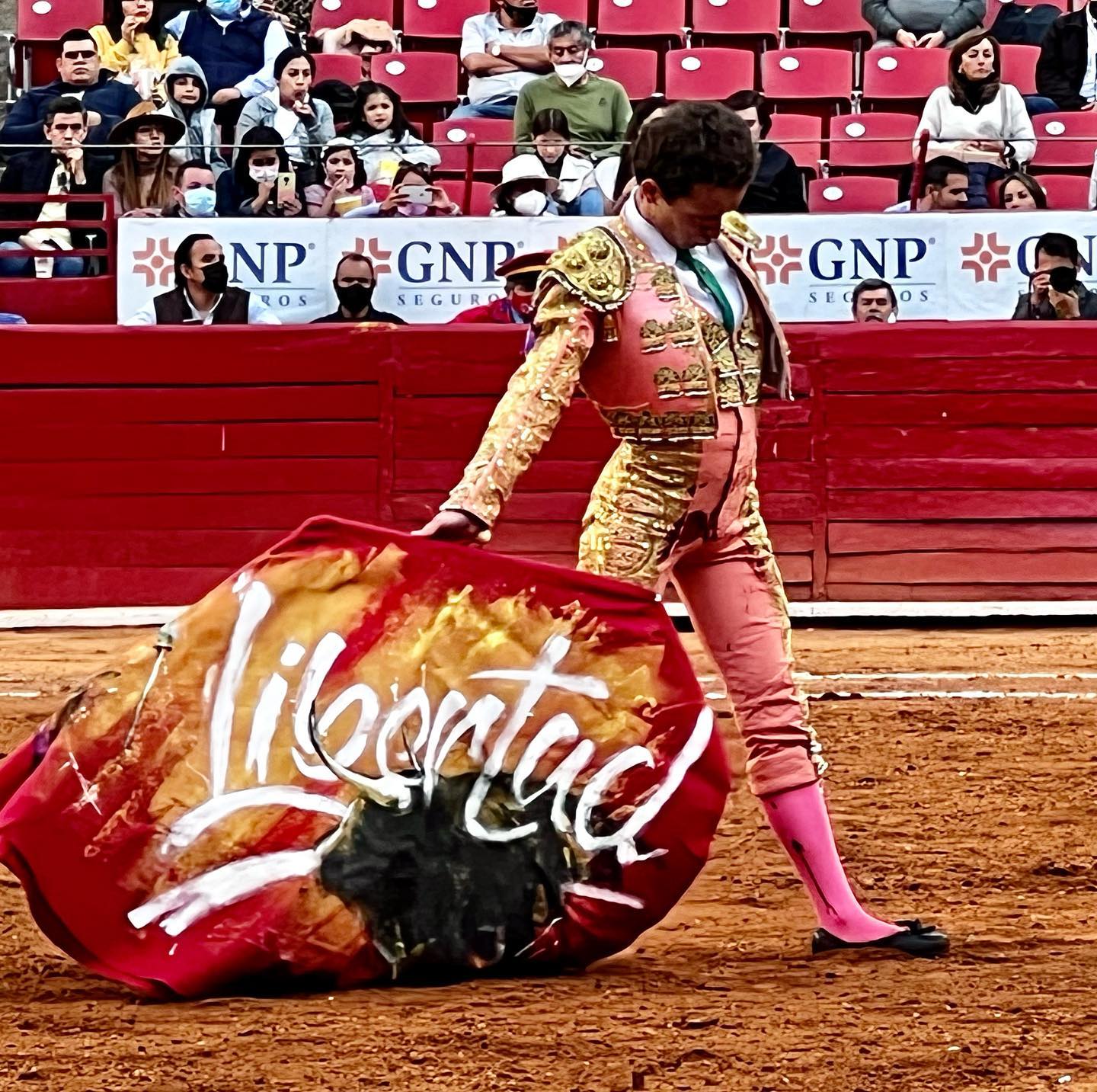 La Plaza México PIDE LIBERTAD #prohibidoprohibir