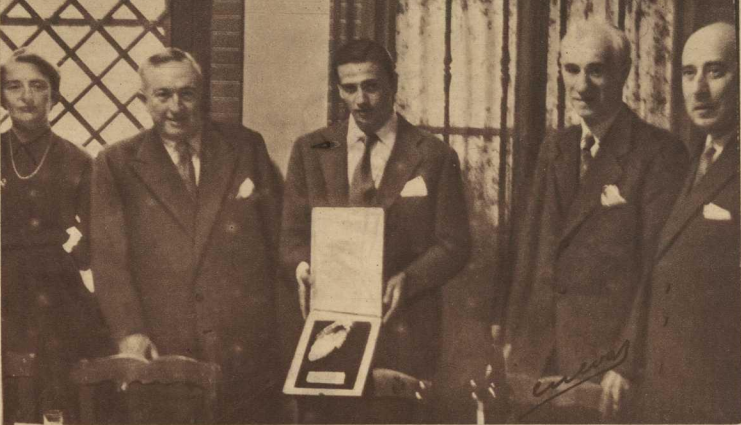 1955:Antoñete recibe en Burdeos la Oreja de Oro