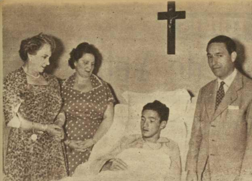 1955:CÉSAR GIRÓN SE RECUPERA DE UNA CORNADA RECIBIDA EL DÍA DEL CORPUS
