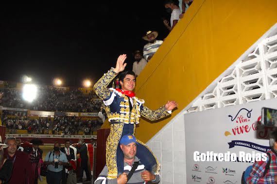 MÉRIDA-VENEZUELA:Colombo en hombros en la primera de la Feria del Sol