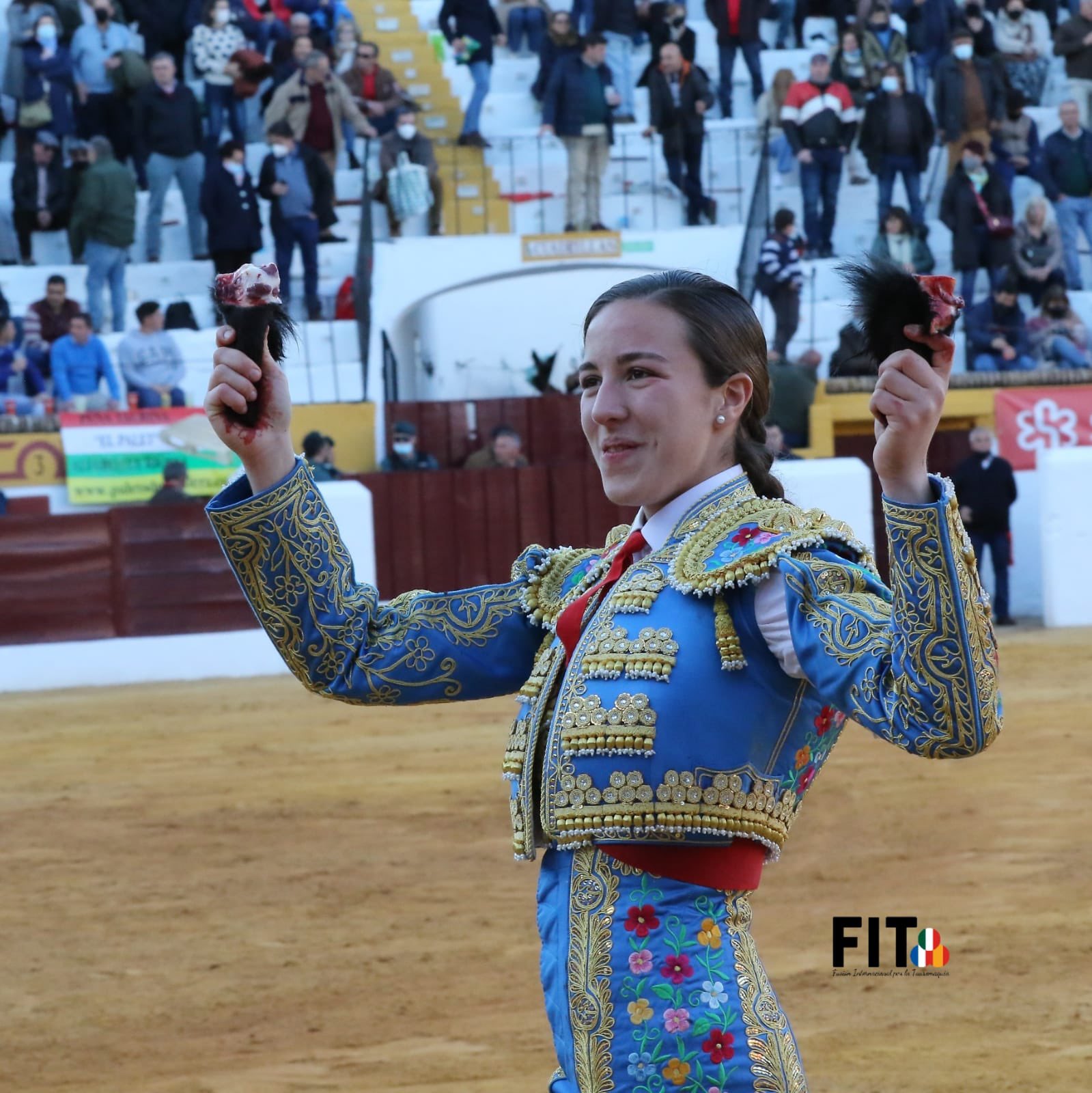 Alejandro Adame y Raquel Martín, Puerta Grande en Olivenza