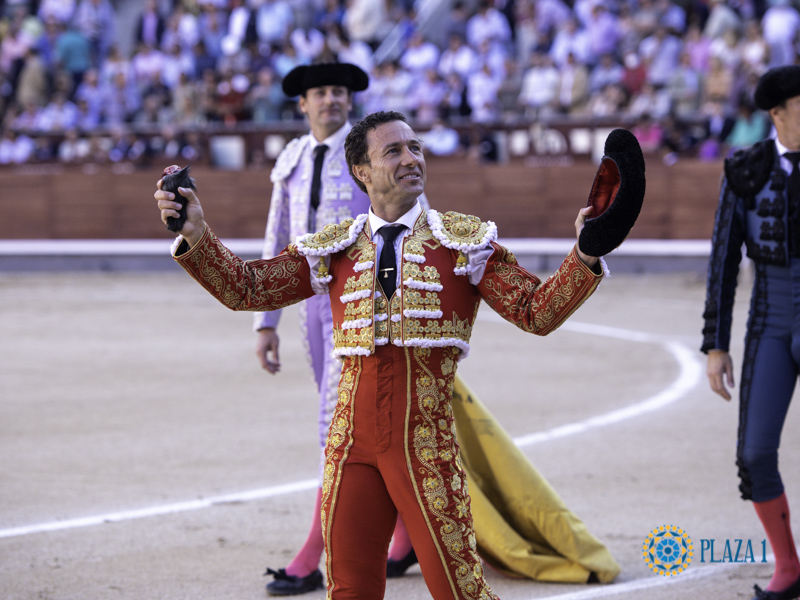 Rafaelillo firma con una oreja su serio paso por Madrid y Talavante vuelve a fracasar