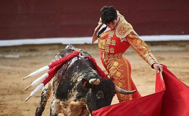 Nabil Essaouari,el novillero marroquí que quiere triunfar en el ruedo de Trucíos