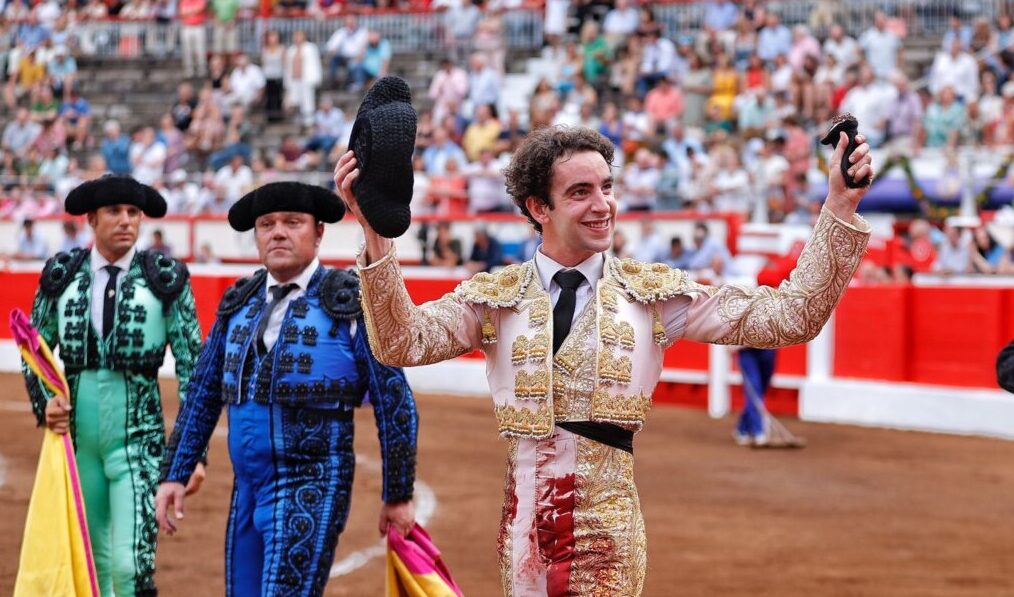 Víctor Hernández destaca en la novillada de Santander