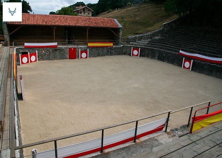 La plaza cuadrada de Rasines,Cantabria, recupera los festejos mayores