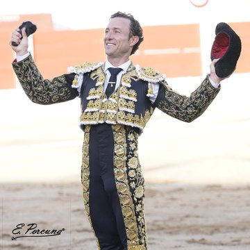 Curro Díaz defiende su trono en Linares ante un gran debut de Rafaelillo