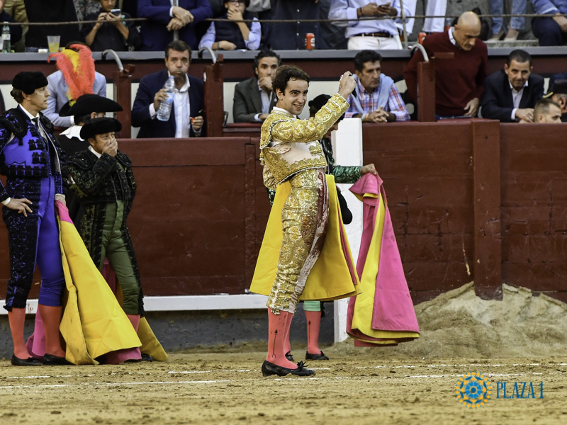 FERIA DE OTOÑO:Oreja para Víctor Hernández y esfuerzo titánico de Alarcón en Madrid