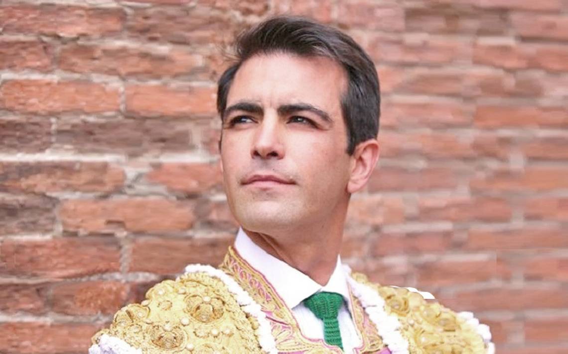 Arturo Macías, a hombros en Guadalajara