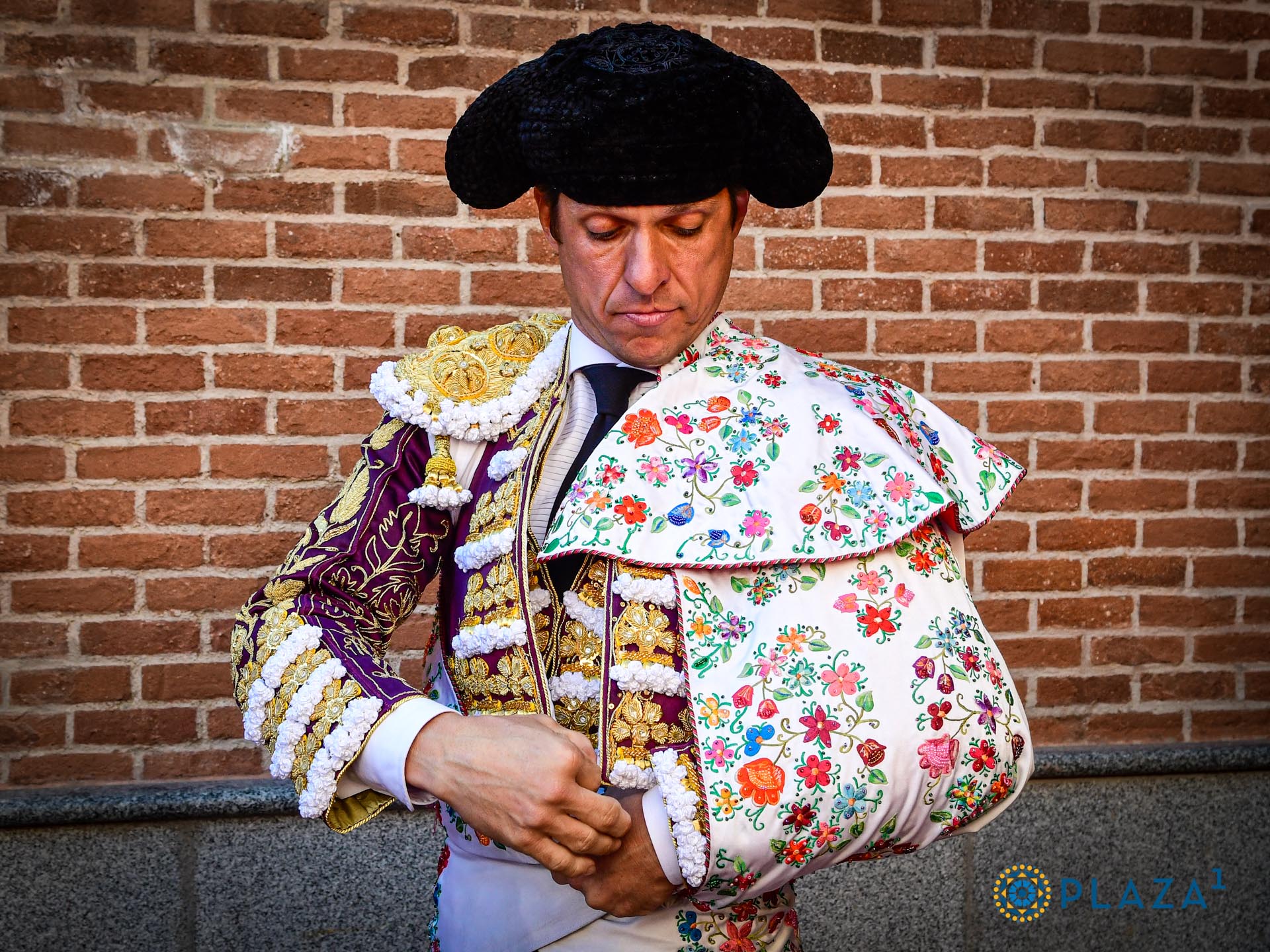 En Las Ventas… El Juli dos orejas magnánimas; Tomás Rufo, una