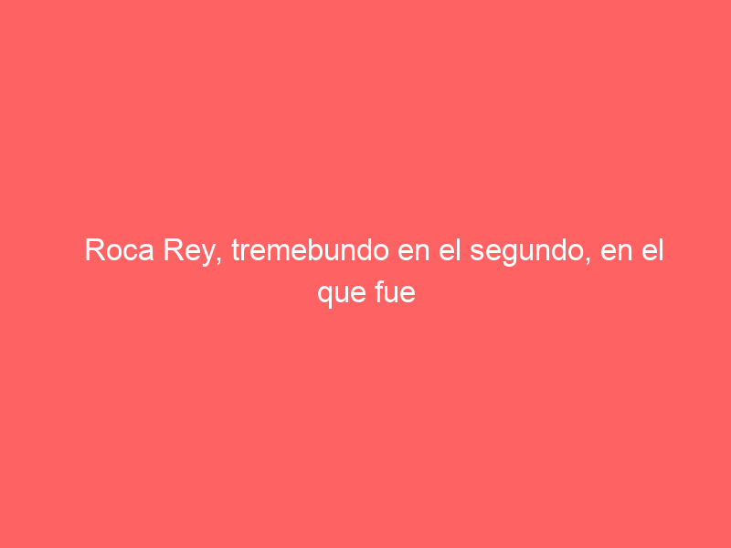 Roca Rey, tremebundo en el segundo, en el que fue cogido y acabó desorejándolo