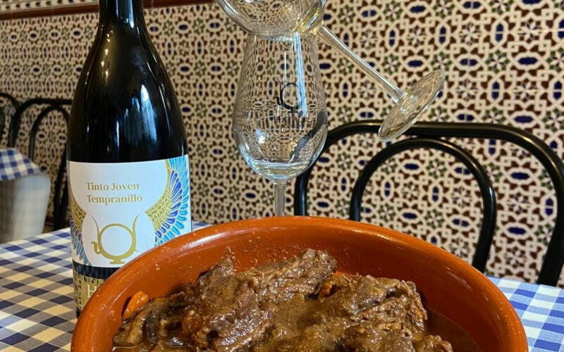 Caldereta de toro y vino de Montilla Moriles