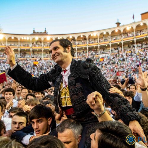 MADRID:el toreo se rinde a Morante de la Puebla en una multitudinaria Puerta Grande