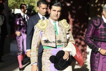 Por Alberto Moreno… Fernando Robleño y Morante se cortan la coleta a hombros en Las Ventas 12-10-25