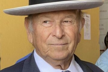 Del toro al infinito: UN CABALLERO ANDALUZ 