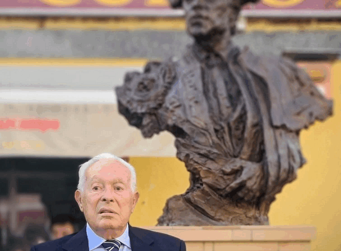 A Curro / por Manuel Viera