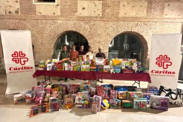 Talavera y Tomás Ruffo apoyan a recolectar juguetes en favor de la niñez