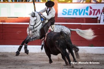 En Mérida… Cornada y oreja para Silveti; una oreja para Tarik y pequeñajos para Pérez