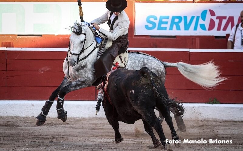 En Mérida… Cornada y oreja para Silveti; una oreja para Tarik y pequeñajos para Pérez