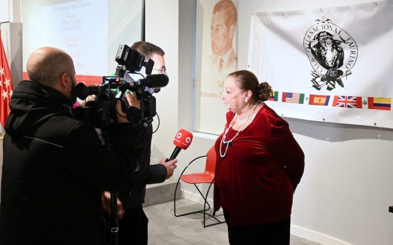 El Club Internacional Taurino rindió homenaje a Mari Paz Vega, a Victorino Martín y a la labor de Telemadrid