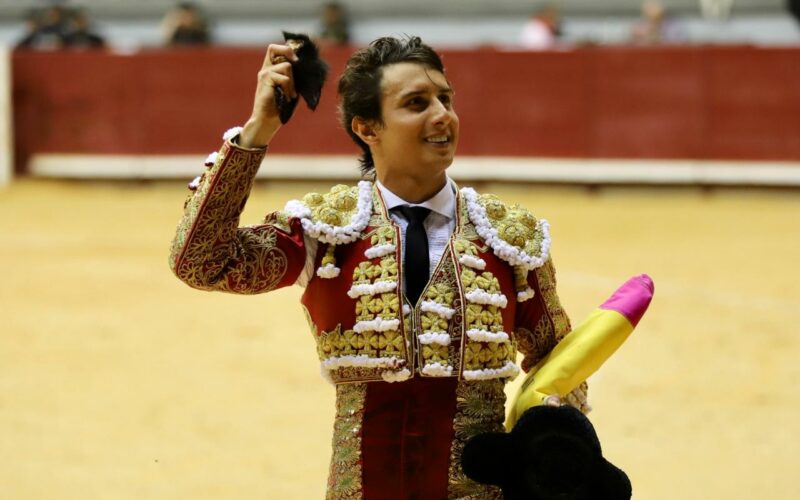 Roca Rey cuaja a «Incomunicado» en el Coliseum y sella una de las faenas del año 